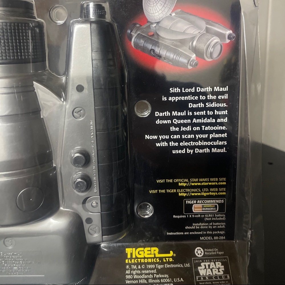 STAR WARS BINOCULARS  BRAND NEW WITH LISTENING DEVICE.
